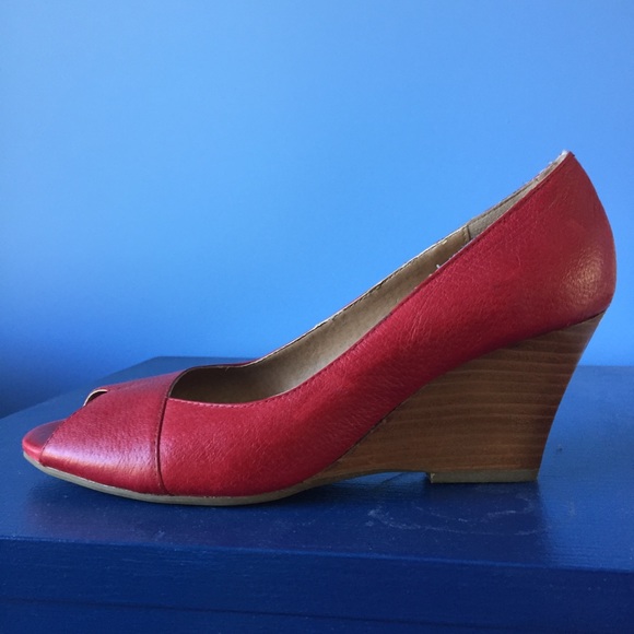 Brand new Miz Mooz red wedge heels. - Picture 2 of 13